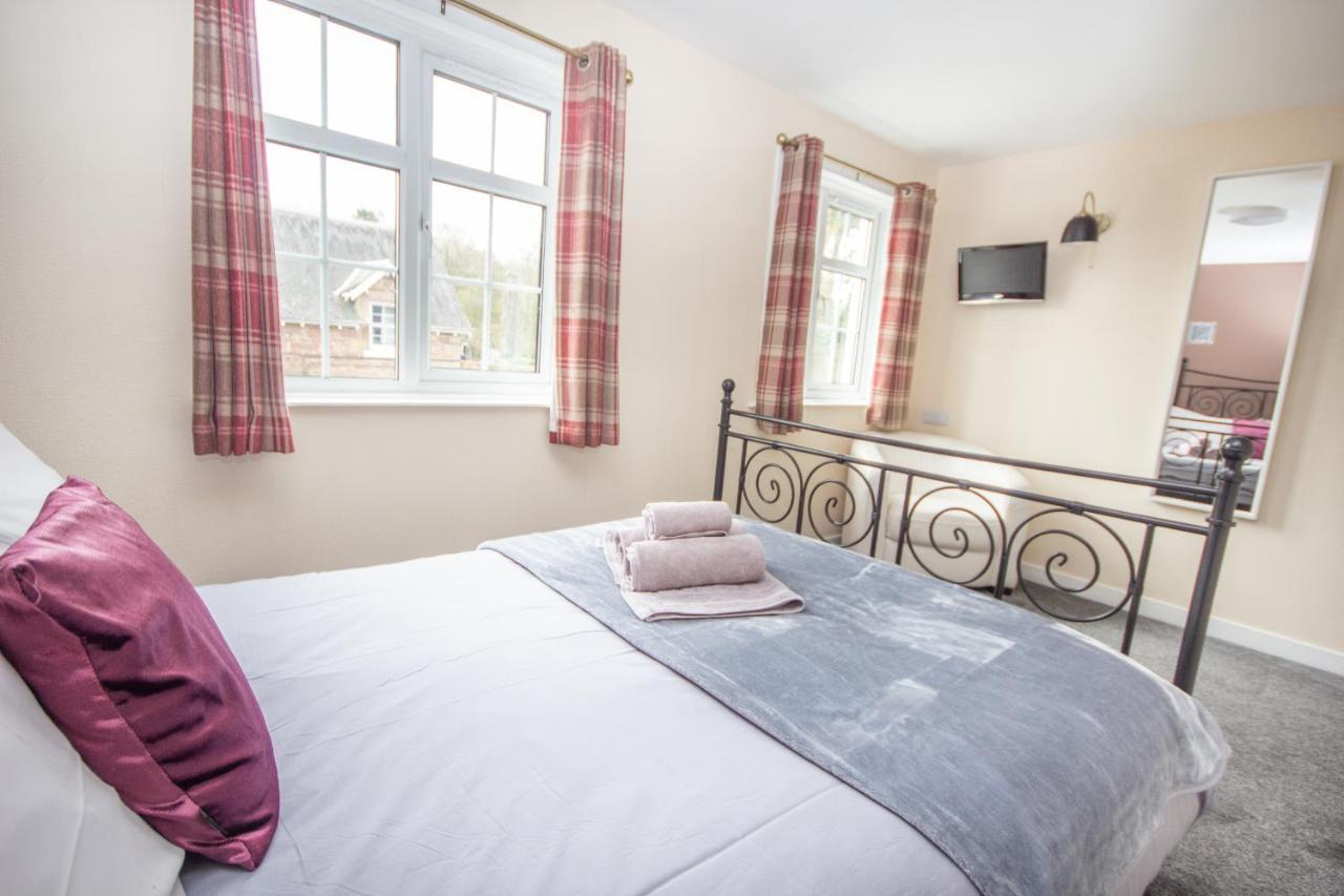 Horse And Hound Country Inn Bonchester Bridge Extérieur photo