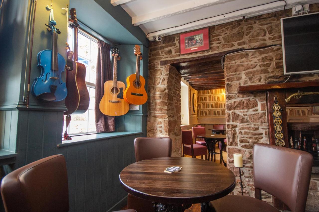 Horse And Hound Country Inn Bonchester Bridge Extérieur photo