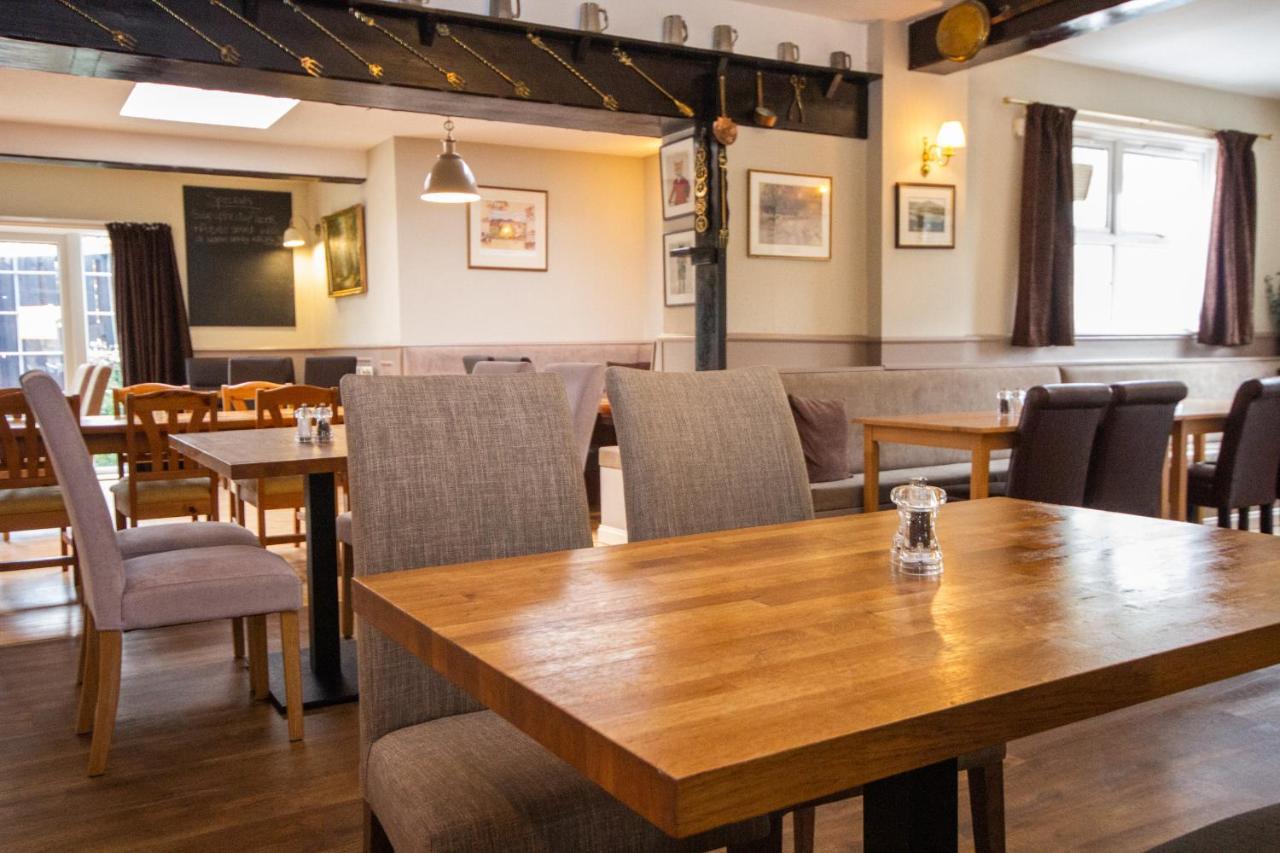 Horse And Hound Country Inn Bonchester Bridge Extérieur photo