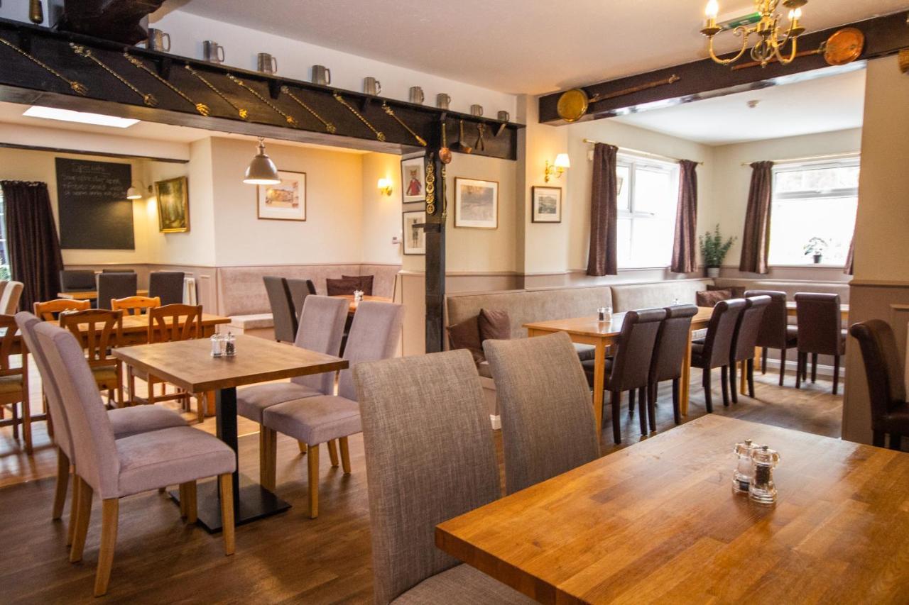 Horse And Hound Country Inn Bonchester Bridge Extérieur photo